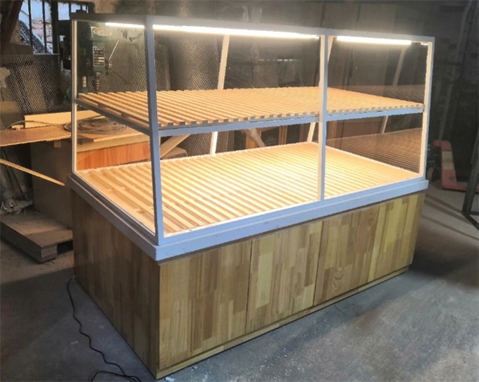 麵包（bāo）展示櫃