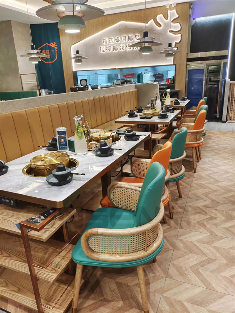 椰（yē）皇（huáng）四季（jì）椰漿雞餐廳家具