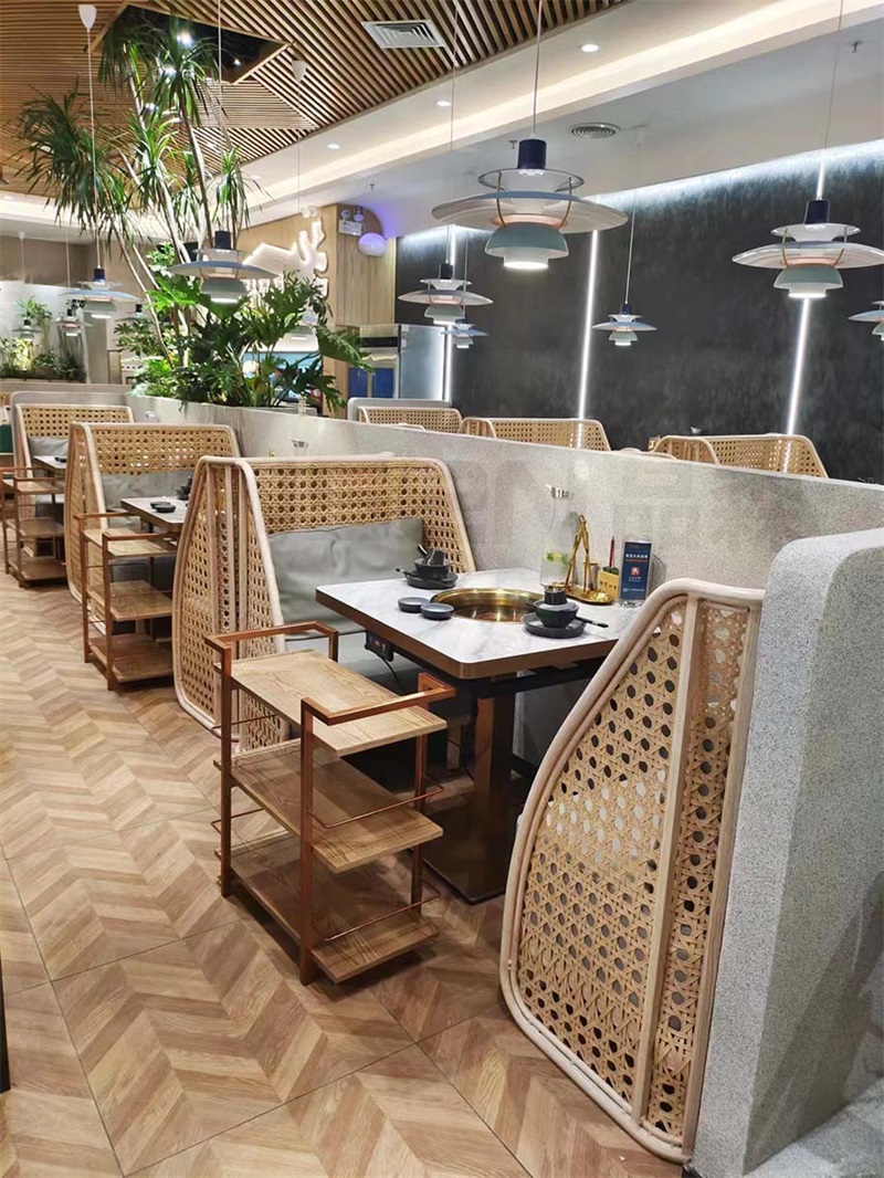 椰皇四季椰（yē）漿雞（jī）餐（cān）廳家具