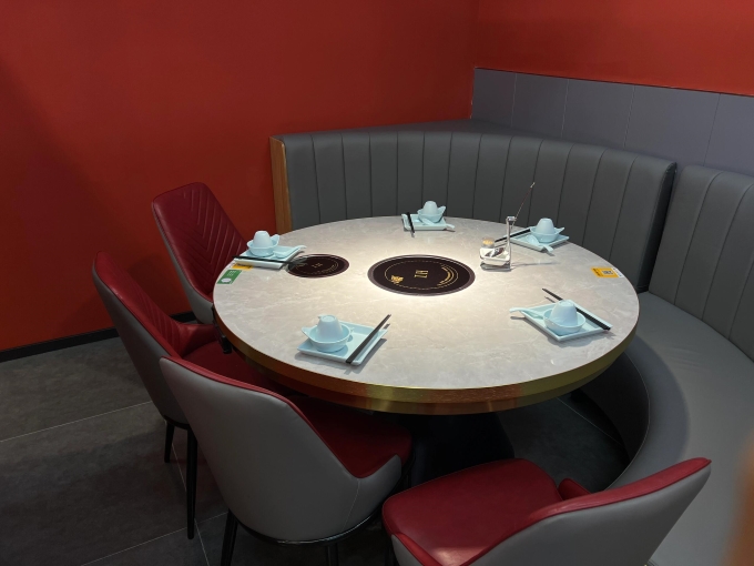 岩板圓形火鍋餐桌