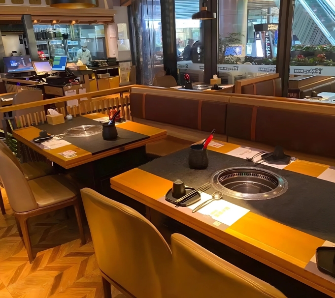 烤（kǎo）肉店炭火烤（kǎo）肉桌