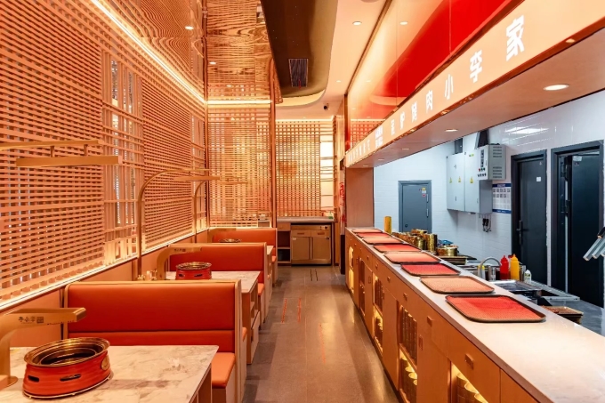 烤肉店（diàn）上排煙炭火烤肉桌