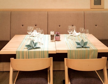 十大黄色软件官方版西餐（cān）廳餐（cān）桌椅