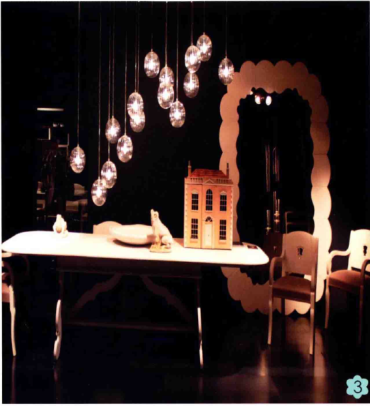 木雕藝術（shù）品布置餐桌椅