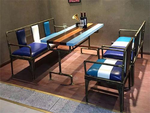 餐廳餐長（zhǎng）桌椅擺放（fàng）