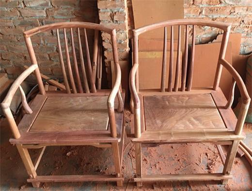 方形實木椅（yǐ）