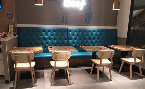 西餐（cān）廳桌椅