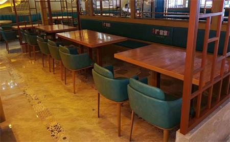 西餐廳桌椅（yǐ）