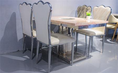 大（dà）理石火鍋桌椅