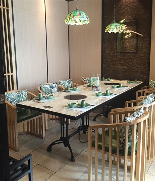 椰子雞火鍋桌（zhuō）椅