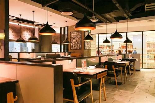 太二酸菜（cài）魚餐廳桌椅