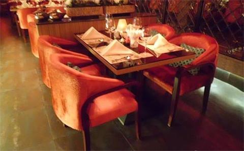 酒吧（ba）桌椅