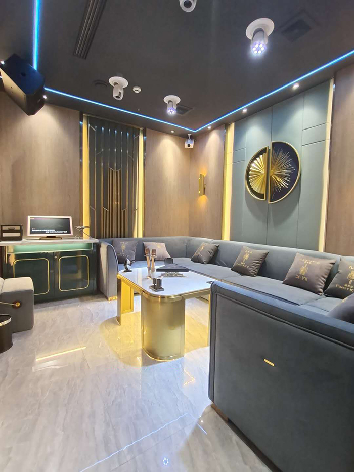 ktv包廂輕奢不鏽鋼卡座沙發(fā)茶(chá)幾(jǐ) ktv包廂輕奢不鏽鋼卡座(zuò)沙發茶幾