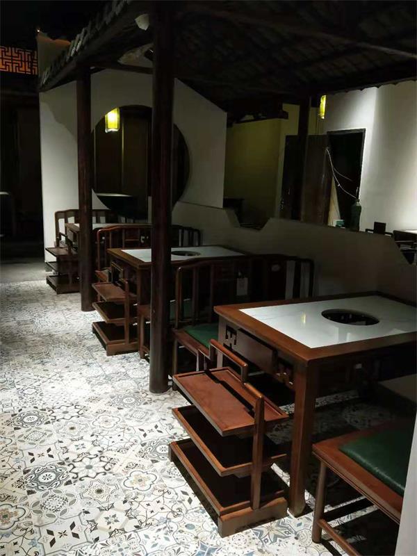 高撈莊餐廳火鍋（guō）桌椅