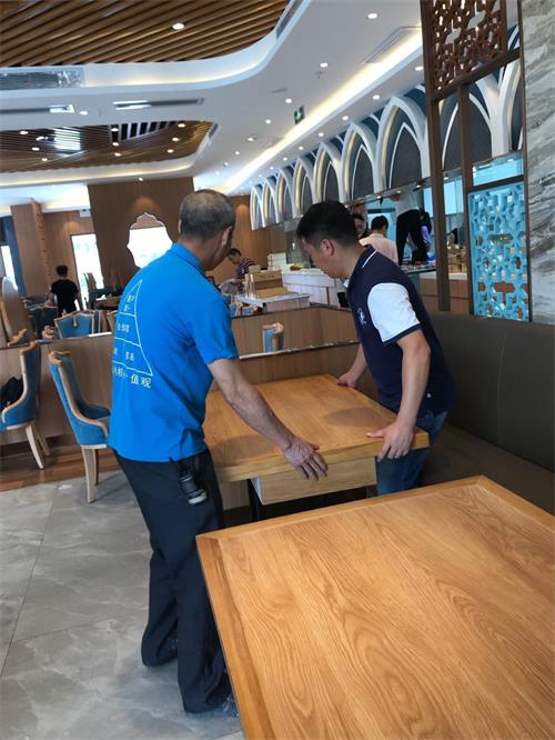 清真西北菜（cài）中發源（yuán）餐廳桌椅（yǐ）