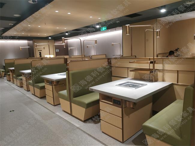 海（hǎi）底撈無煙火（huǒ）鍋桌椅