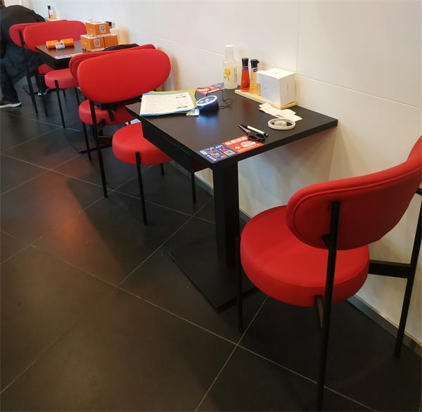 歌誌軒名（míng）古屋拉麵餐廳桌椅