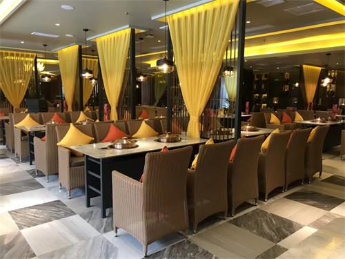 潤園四季椰子雞餐廳桌（zhuō）椅