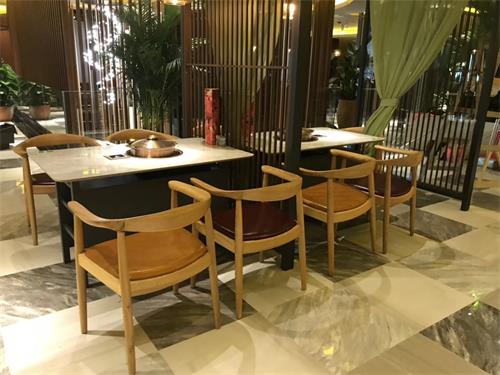 潤園四（sì）季椰（yē）子雞餐廳桌椅