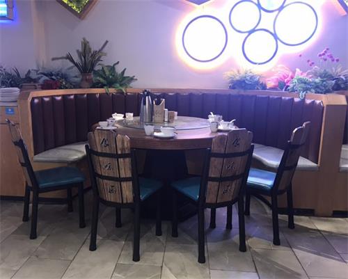  湘菜館食味廚地道湖（hú）南菜桌椅（yǐ）