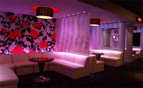 英式酒吧沙（shā）發