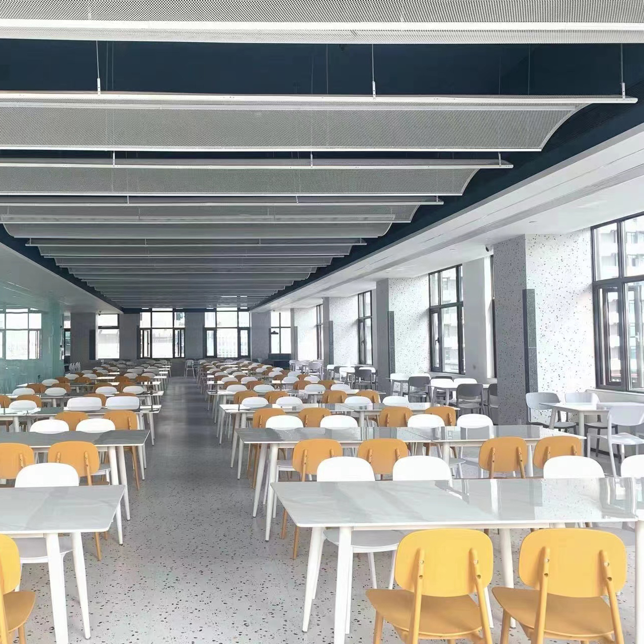 企業員工餐廳高檔（dàng）食堂桌椅