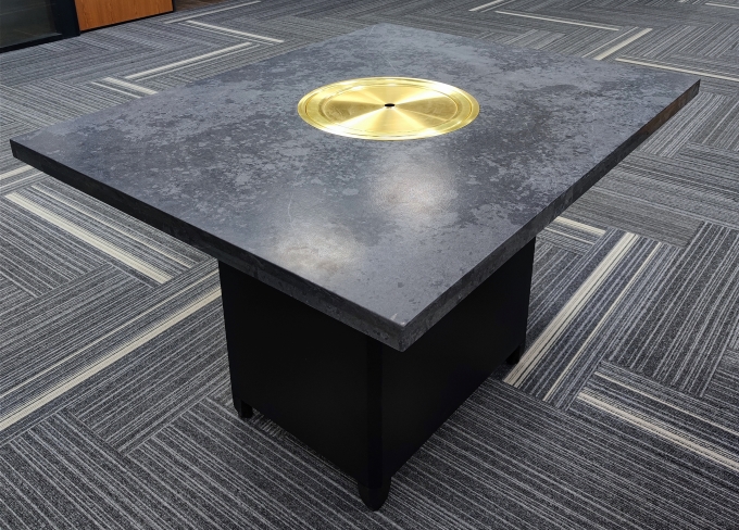 日式烤肉店大理石（shí）下排煙炭火烤肉桌