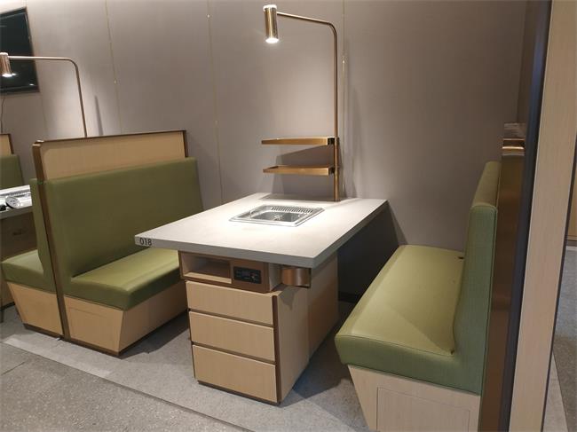 海底撈無煙火鍋桌椅正麵展示（shì）