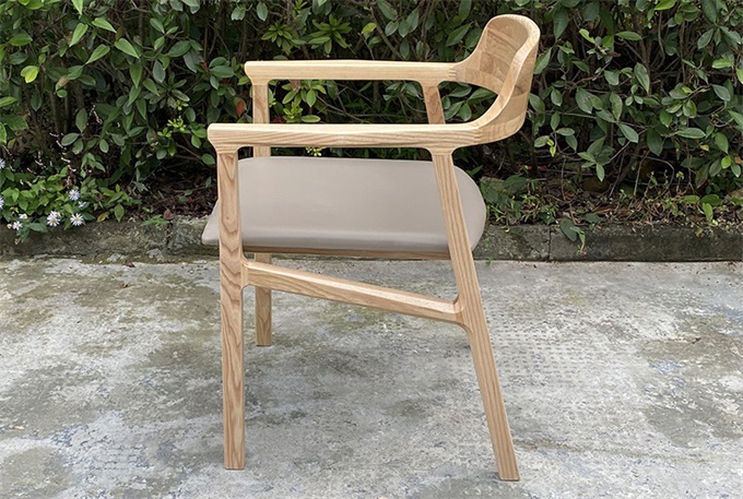 西餐廳現代簡約實木（mù）軟包（bāo）餐椅