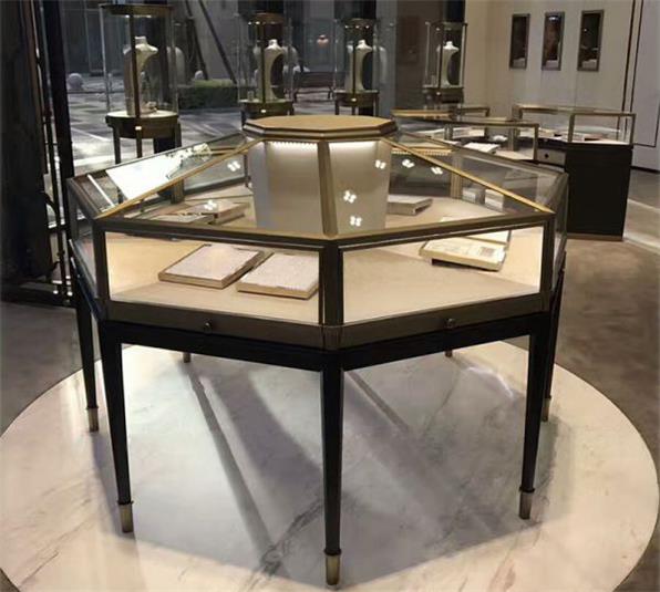 奢侈品不鏽鋼展櫃_高（gāo）檔首飾展櫃廠（chǎng）家