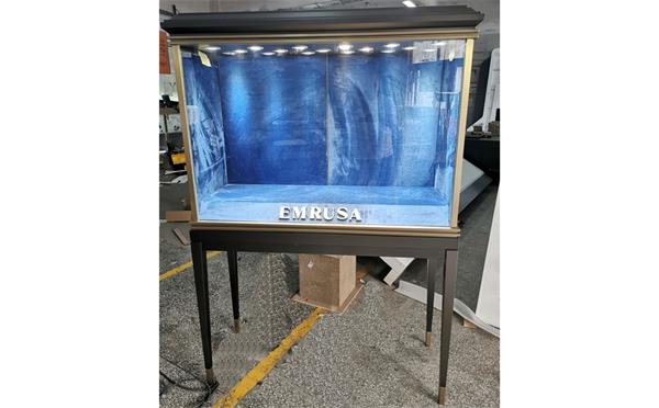 高級珠寶櫥窗展示櫃_黃（huáng）金玻璃櫃台展示櫃