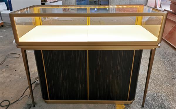 拉絲香檳金不鏽鋼珠寶展櫃_高端珠寶展示（shì）櫃