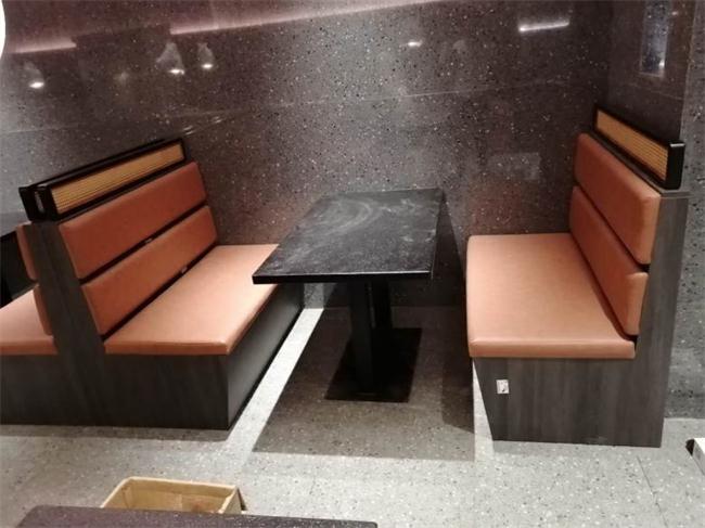 粵菜（cài）餐廳大理石餐桌椅家具（jù）_主題音樂餐廳桌椅定做