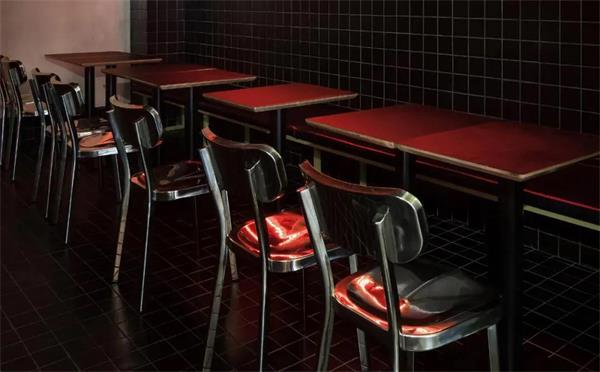 餐廳（tīng）桌椅