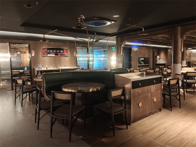 行運龍鳳（fèng）茶樓港風簡約實木（mù）藤條靠背椅