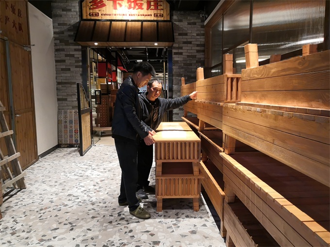 十大黄色软件官方版總經理督促安裝（zhuāng）師傅組裝前要再次（cì）確認產品質（zhì）量