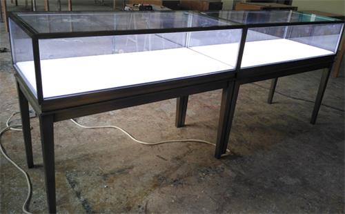 不鏽鋼玻璃珠寶展示櫃