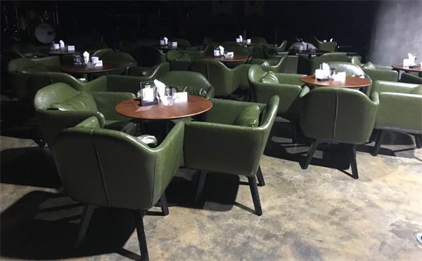 酒吧（ba）桌椅
