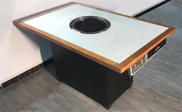 下（xià）排煙燒烤桌