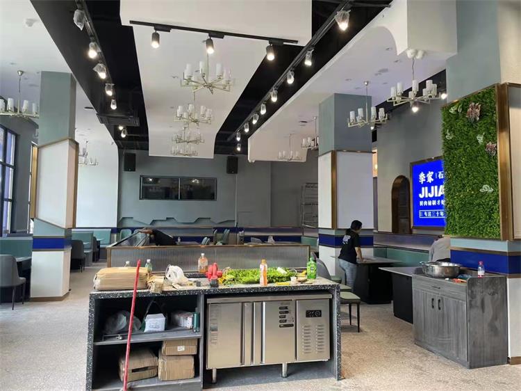 三亞季家石板（bǎn）烤肉店家具