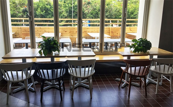 員（yuán）工食堂快餐桌椅