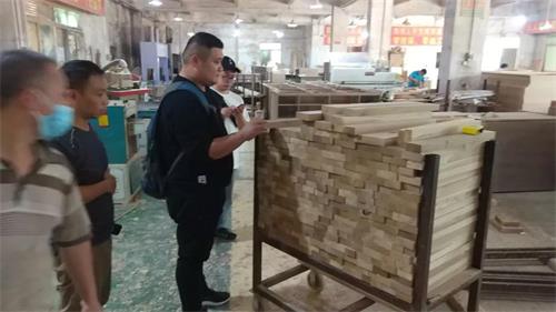 卡旺卡（kǎ）餐飲公司考察海德（dé）利家具