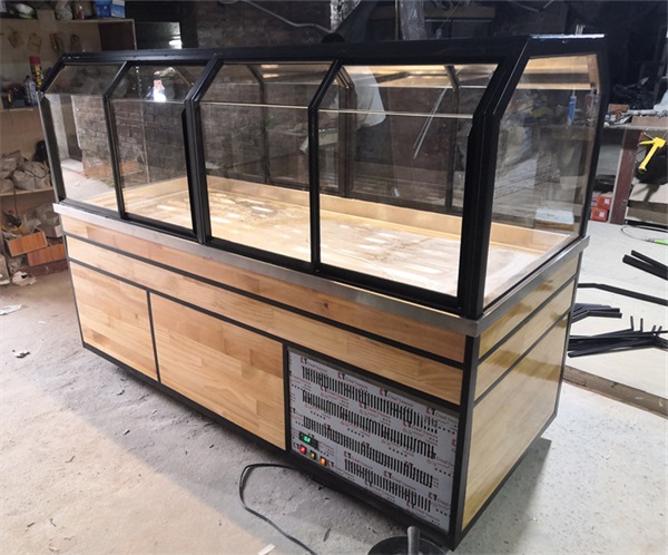 麵包店放麵包的櫃子