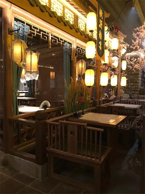 芙（fú）蓉樓（lóu）餐廳桌椅