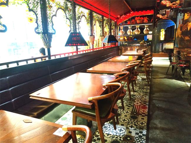 樓蘭新疆（jiāng）主題餐廳桌椅