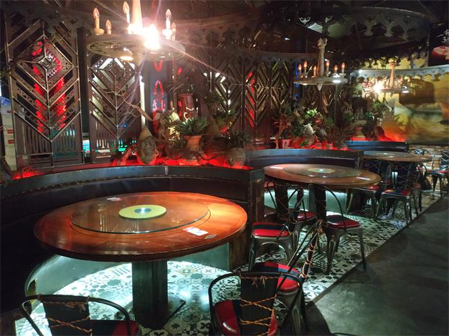 樓蘭（lán）新疆主題餐廳桌椅