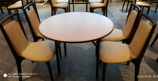 潮（cháo）汕菜圓（yuán）桌（zhuō）