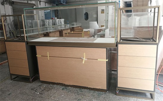 金銀珠寶展示櫃台