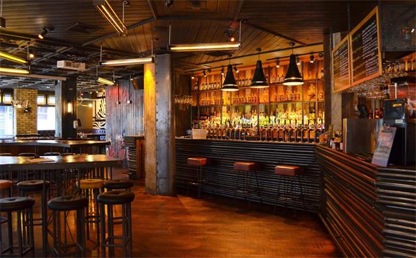 複古酒吧（ba）桌（zhuō）椅