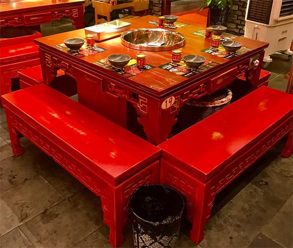 譚鴨血（xuè）老火鍋桌（zhuō）（方桌）